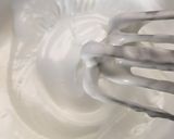 A picture of step 4 of Hoshino Coffee-Style Thick Soufflé Pancakes.