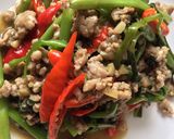 รูปขั้นตอนการทำที่ 6 ของ ผัดผักบุ้งหมูสับ