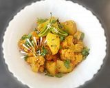 A picture of step 2 of 🥗Aloo Gobhi🥗(cauliflower and potato curry).