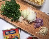 Foto langkah ke 1 dari resep Tumis kentang kornet.