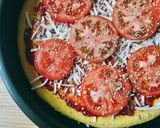 Hình bước làm 2 của món 💚 Pizza Cà Chua Phô Mai Dê