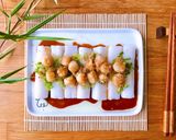 Hình bước làm 4 của món Bánh Cuốn Phủ Sò Điệp Sốt Xì Dầu