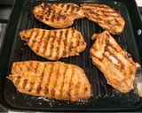 Foto del paso 2 de la receta: Filete de pechuga adobado a la plancha