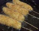 Foto langkah ke 5 dari resep Corndog Simpel (Roti sosis).