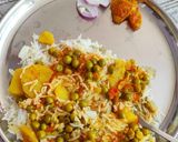 A picture of step 8 of Aloo Matar.