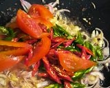 Foto langkah ke 2 dari resep Udang Tumis Saus Tiram.