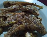 Foto langkah ke 7 dari resep Ikan laes goreng.