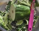 A picture of step 1 of Raw Papaya Plastic Chutney.