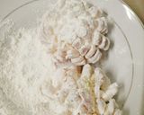 Hình bước làm 1 của món Củ hành chiên hoa sen