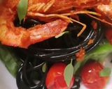 Une image de l'étape 6 de Gambas spaguetti a l'encre de seiche legumes d'été 🦐.