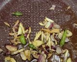 Gambar langkah 3 resipi Kacang Panjang ikan masin goreng.