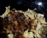 Foto langkah ke 6 dari resep Tumis Telur Tomat Super Praktis.