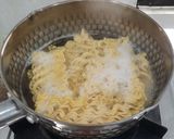 Foto langkah ke 3 dari resep Mie Goreng Merah.