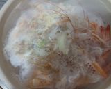 Foto langkah ke 2 dari resep Sup Bihun Udang.