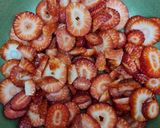 Foto del paso 1 de la receta: Mermelada de frutillas/fresas express 🍓 🍓 🍓 🍓 🍓 🍓 🍓 🍓