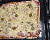 Foto del paso 5 de la receta: Pizza casera esponjosa