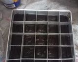 Foto langkah ke 4 dari resep Brownies Panggang Sekat.
