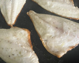 Foto del paso 2 de la receta: Dorada a la plancha con berenjenas fritas en airFryer