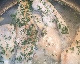 Foto del paso 4 de la receta: Merluza en salsa verde (opción light 😜)