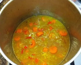 Foto del paso 7 de la receta: Cuartos traseros de pollo con puerros, zanahorias al azafrán