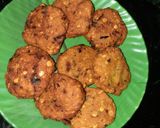 A picture of step 3 of Parippu vada - traditional Kerala snacks.
