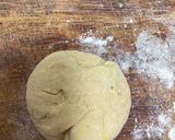 A picture of step 3 of Pyaz ka paratha.
