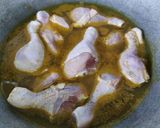 Foto langkah ke 1 dari resep Ayam Goreng Kremes Telur.
