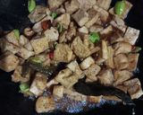 Foto langkah ke 6 dari resep Tumis Kecap Tahu.