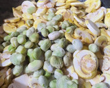 Foto del paso 1 de la receta: Arroz con habitas y champiñones frescos