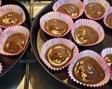 Foto del paso 4 de la receta: Muffins de chocolate rellenos con manzana y coco rallado