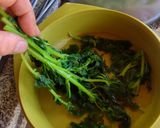 Foto del paso 2 de la receta: Ensaladita de 🥦 brócoli, con...ORTIGAS!