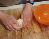 Foto del passaggio 1 della ricetta Gnocchetti sardi con farina di farro. Malloreddus