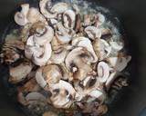 Foto del paso 5 de la receta: Crema de champiñones, a base de salsa bechamel