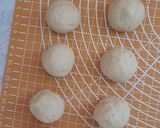 Foto langkah ke 6 dari resep Roti Melon Dorami.