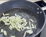 Foto del paso 2 de la receta: Arroz con pescado y calabacín