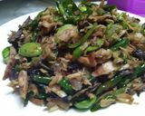 Foto langkah ke 4 dari resep Tongkol cabe hijau.