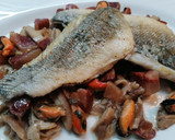 Foto del paso 5 de la receta: Filetes de lubina mar y montaña