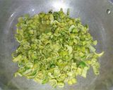 A picture of step 4 of Punjabi Karela gosht.