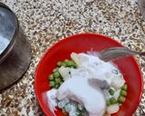 A picture of step 2 of Aloo matar cream chaat.