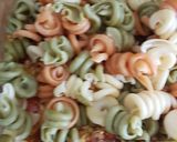 Foto del paso 2 de la receta: Trottole vegetales con cherry y queso feta
