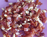 Foto del paso 4 de la receta: Crema de espinacas con jamón y piñones