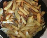 Foto del paso 2 de la receta: Bifes con revuelto de papas y huevo