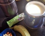 A picture of step 1 of Banana milk shake.