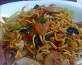 Foto langkah ke 6 dari resep Mie Goreng Pedas Spesial.