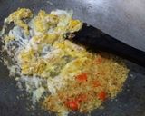 Foto langkah ke 1 dari resep Mie goreng kolor (kol dan telor).