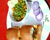 A picture of step 18 of Egg Keema Masala Pav.