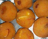 A picture of step 2 of Besan ladoo.