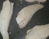 Foto del paso 1 de la receta: Gallineta en salsa de azafrán