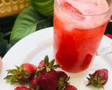 A picture of step 3 of Strawberry juice.