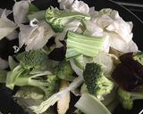 Foto langkah ke 3 dari resep Nasi Capcay ayam special.